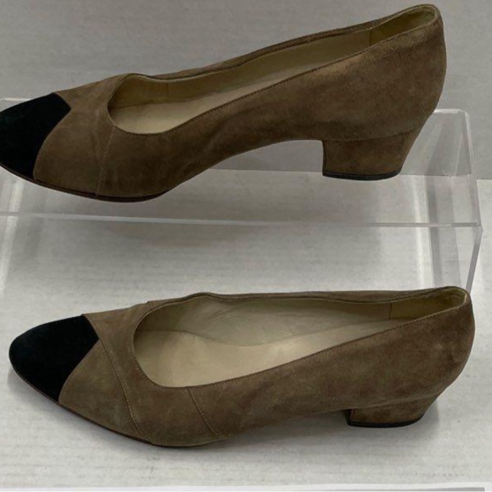 Chanel Brown and Black Heels with Suede Finish - Picture 2 of 7